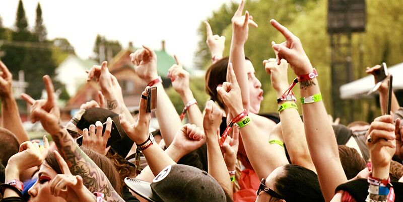 Vòng đeo tay RFID là gì? Bức tranh toàn cảnh công nghệ sẽ như thế nào? loi-ich-va-ung-dung