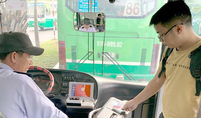 THẺ RFID (RFID KARTEN): THÔNG TIN CHI TIẾT CHO NGƯỜI MỚI BẮT ĐẦU TÌM HIỂU xe-cong-cong